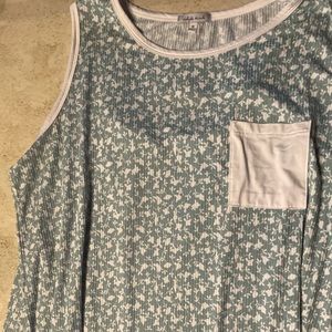 Never worn White Birch floral tank top with keyhole open back. 1X